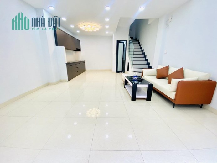 Bán nhà đường Lê Quang Định quận Bình Thạnh diện tích 40 m2 nở hậu.