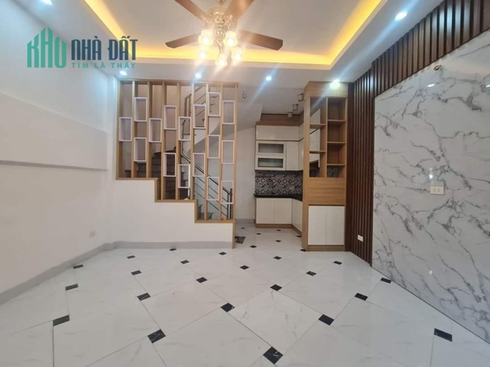 Cần bán nhà 5 tầng đẹp DT 31m tại Cự Lộc - Thanh Xuân