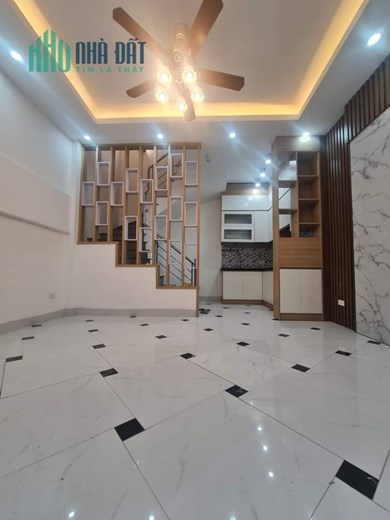 Cần bán nhà 5 tầng đẹp DT 31m tại Cự Lộc - Thanh Xuân