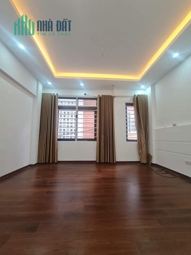 Cần bán nhà 5 tầng đẹp DT 31m tại Cự Lộc - Thanh Xuân