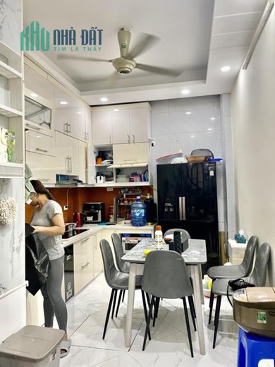 Nhà Lĩnh nam ô tô đỗ cổng 46.7m2*5 Tầng giá 3.95 Tỷ