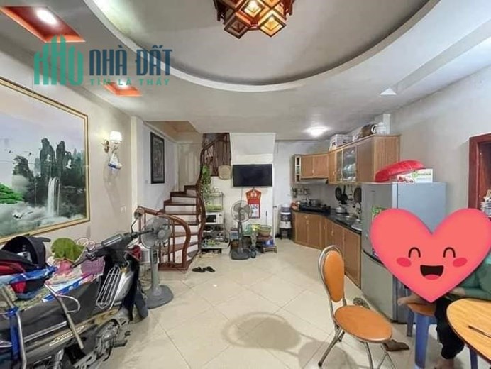 Cần bán nhà 5 tầng DT 30m tại ngõ 302 Đường Láng - Ngã Tư Sở