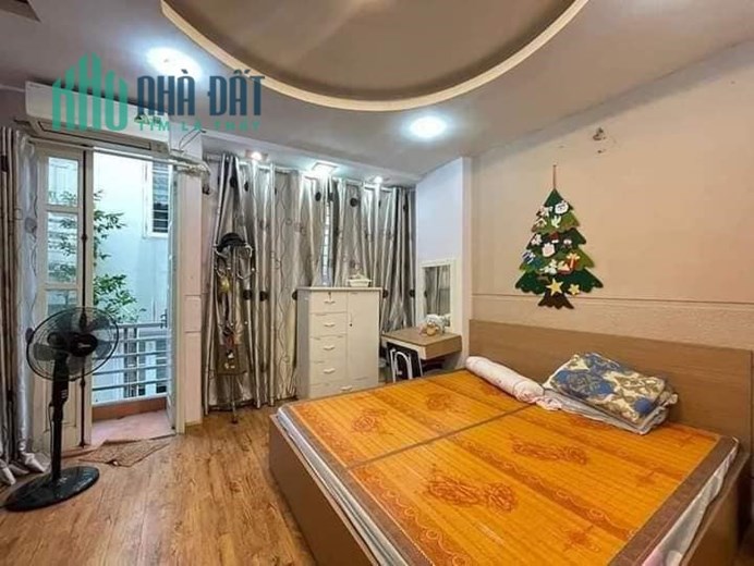 Cần bán nhà 5 tầng DT 30m tại ngõ 302 Đường Láng - Ngã Tư Sở