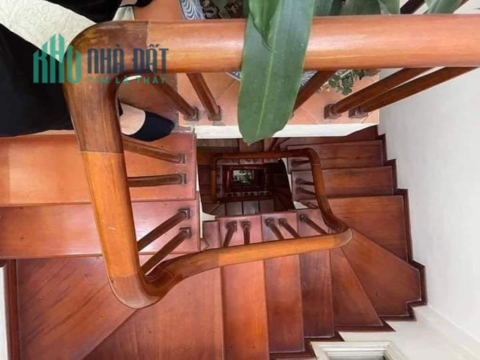 Cần bán nhà 5 tầng DT 30m tại ngõ 302 Đường Láng - Ngã Tư Sở
