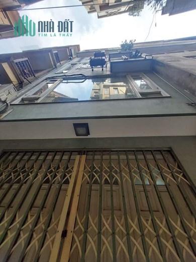 Cần bán nhà 5 tầng DT 30m tại ngõ 302 Đường Láng - Ngã Tư Sở
