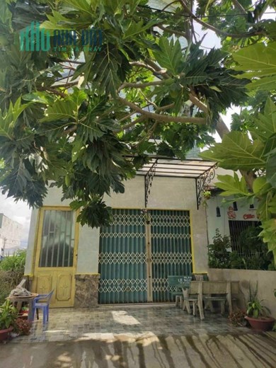 bán nhà 3 lầu  thiết kế sẵn 15 phòng karaoke kinh doanh ngay, ở khu dân cư Tân Đức, Đức Hòa, nhà đã