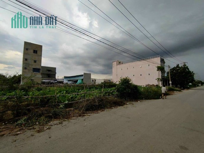 bán nhà 3 lầu  thiết kế sẵn 15 phòng karaoke kinh doanh ngay, ở khu dân cư Tân Đức, Đức Hòa, nhà đã