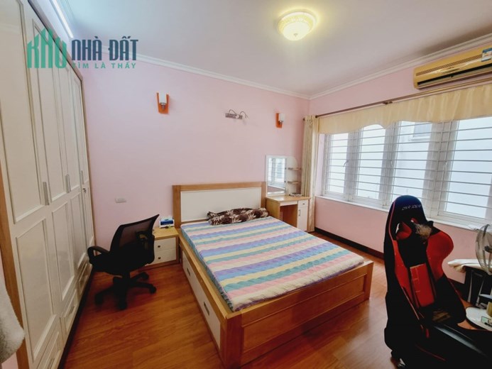 Bán Nhà Đẹp Phân Lô. Quận Thanh Xuân. Oto 7 chỗ cất trong nhà. lô góc 2 thoáng. 72m x4 tầng. MT4,6m
