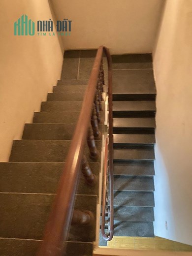 Bán nhà ngõ 604 Ngọc Thuỵ 30m x 4T, gần oto 30m x 4T giá 2 tỷ 75 TL mạnh LH: 0936123469