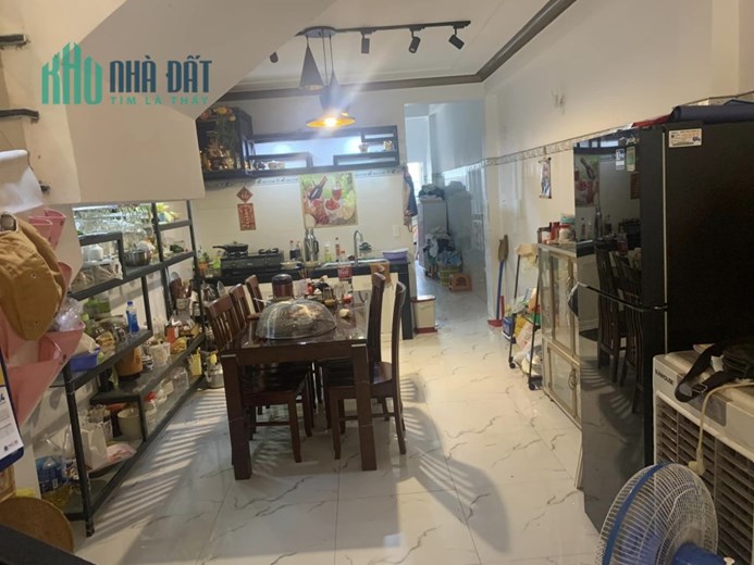 Bán nhà mặt phố Trần Nhân Tông, diện tích 95m, xây 3 tầng. Giá 5.7 tỷ