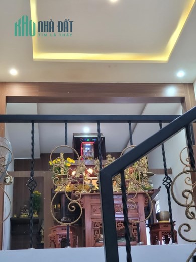 Bán nhà mặt phố Trần Nhân Tông, diện tích 95m, xây 3 tầng. Giá 5.7 tỷ