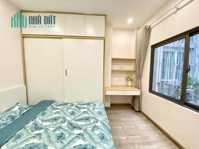 Gấp! Bán nhà Đỗ Đức Dục, 45m2, nhà có sân để xe, vườn cây Balylon, 4 tỷ 9