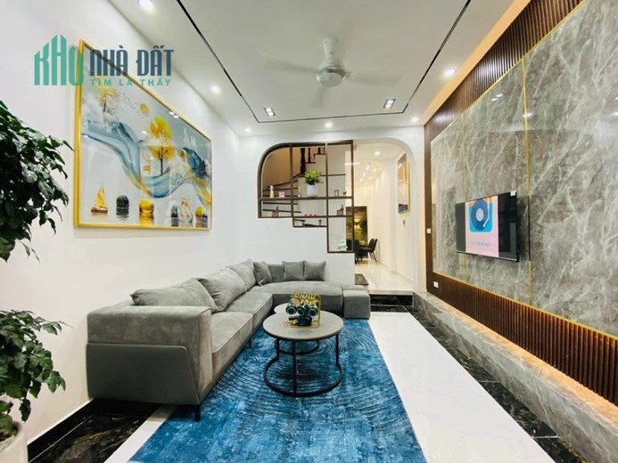 Bán nhà riêng Đỗ Đức Dục, 43m2, 1 cú nháy ga ra 3 ô tô tránh, sát khách sạn 5 sao Marriot, 4 tỷ 7