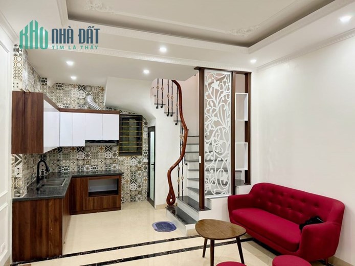 CHỈ HƠN 4 x TỶ CÓ NHÀ 5 TẦNG PHỐ MINH KHAI - 50 M RA MẶT PHỐ DT: 35M2 3 NGỦ MT: 3.8M GIÁ : 4x TỶ