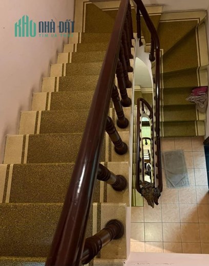 Bán nhà khu hàng xóm ĐSQ Thụy Điển  Ba Đình giá 7tỷ1 75m2  mặt tiền 5m.
