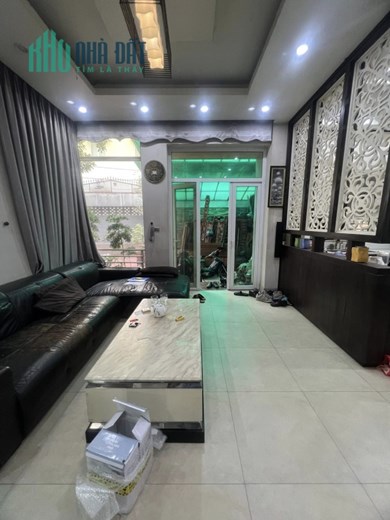 Bán Nhà Mặt Phố An Dương, Tây Hồ, Vị Trí Siêu Đẹp, Giá Đầu Tư Cực Rẻ Chỉ 19 tỷ.