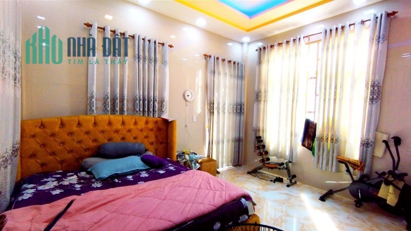 Bán Nhà Sát Quận 1 - Dương Bá Trạc - Kinh Doanh Sầm Uất - Thu Nhập 30tr.tháng
