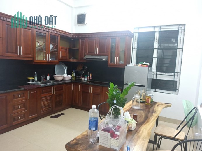 MẶT PHỐ NGỌC LÂM, MẶT TIỀN RỘNG, KINH DOANH ĐỈNH, GIÁ HẠT DẺ!