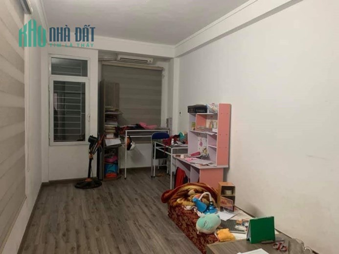 Bán nhà Nguyễn Trãi- Thanh Xuân 20m x 4 tầng, lô góc 3 mặt thoáng, ngõ rộng 2.5m, giá chỉ 2,2 tỷ.