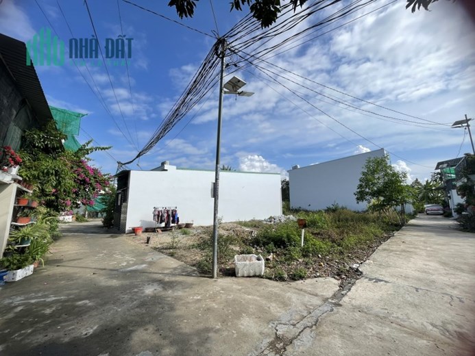 Lô góc 2 mặt đường bêtong hướng Đông Nam full thổ cư xã Vĩnh Thạnh, Nha Trang chỉ 1 tỷ 390tr.