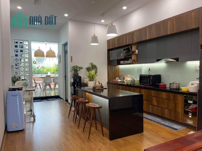 CHỈ 4,4 TỶ-Bán gấp nhà đường 7 Phạm Văn Đồng Thủ Đức,HXH,3 tầng, 60m2,ngang 4.5m