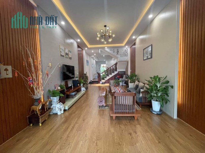 CHỈ 4,4 TỶ-Bán gấp nhà đường 7 Phạm Văn Đồng Thủ Đức,HXH,3 tầng, 60m2,ngang 4.5m