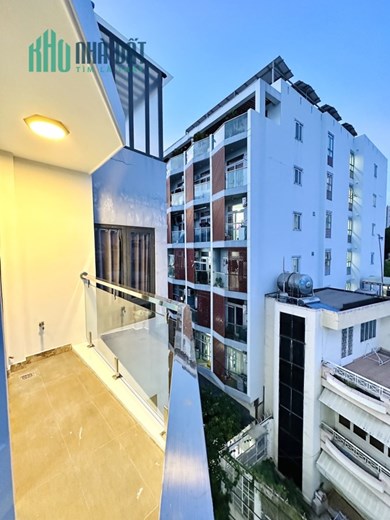 MẶT TIỀN LÔ GÓC KHU PHAN XÍCH LONG 5 TÁM THANG MÁY NGANG KHỦNG 5,5M NHỈNH 12 TỶ TL
