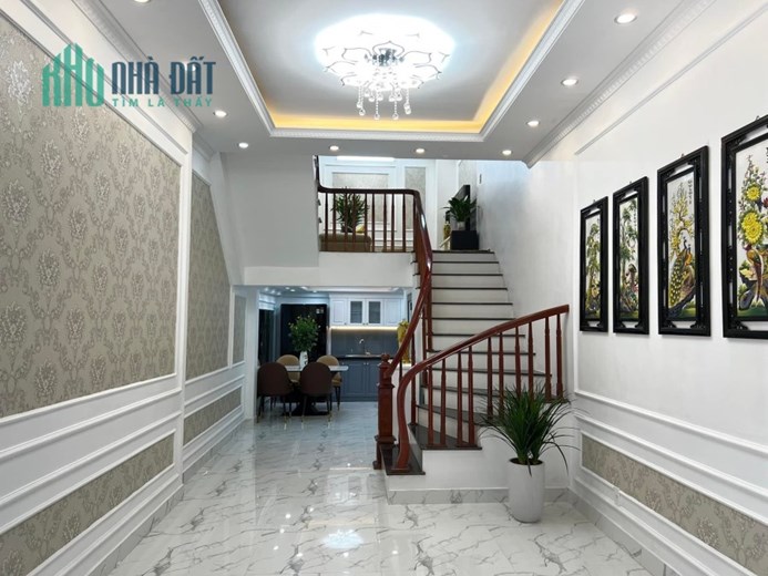Bán nhà xây 3 tầng Văn Chương – Đống Đa, ngay khu UBND phường Văn Chương, nhà xây chắc chắn kiên