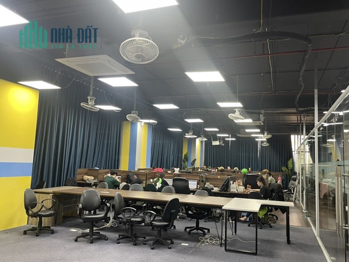 Cho thuê 1000m sàn vp tòa nhà Việt Đức Complex giá hợp lý, sẵn bàn giao