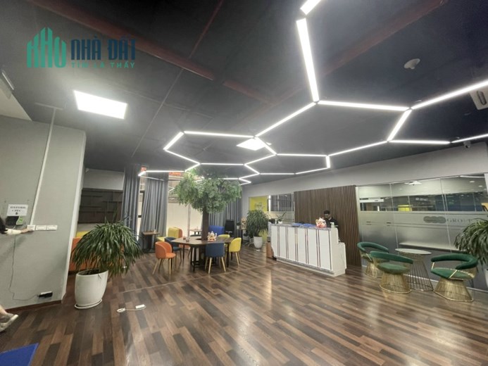 Cho thuê 1000m sàn vp tòa nhà Việt Đức Complex giá hợp lý, sẵn bàn giao