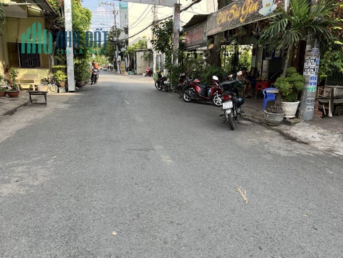 Bán nhà  Hẻm xe hơi Đường Tô Ký, Quận 12, 111m2, 4PN, giá 5 tỷ TL.