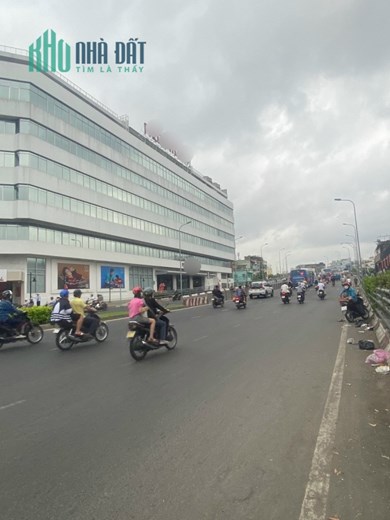 💯💥😱 Cho thuê toà nhà lớn làm Trung tâm thương mại,DT: 7500m2 chỉ 11$/m2 TRung Tâm Sài Gòn