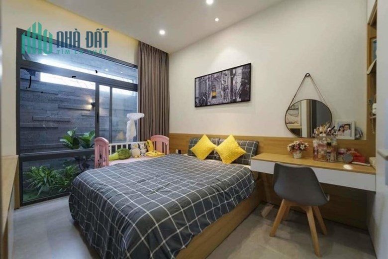 Bán nhà Hào Nam 43m2, giá 4,6 tỷ 5 tầng ngõ thông dân trí