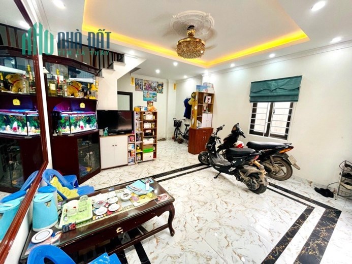 Bán nhà Hồng Mai, mt rộng bề thế, khắp nhà sáng thoáng, DT35m2, giá 3.75 tỷ.