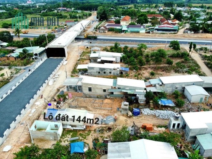 Bán đất thổ cư 100% đường 42m. Giá 850tr