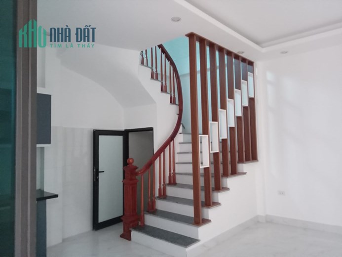 Bán gấp Nhà MT 5m ngõ Miêu Nha giá 3 tỷ, 35m2, Sđcc