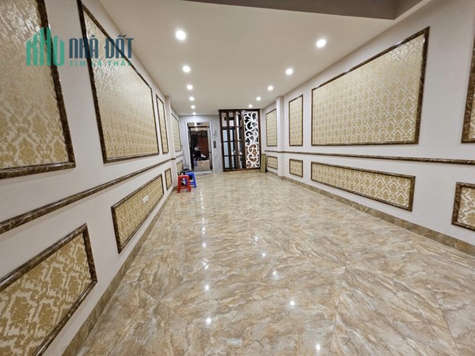 Bán Nhà Quận Thanh Xuân. Thang Máy. Oto 7 chỗ cất trong nhà. 46m x8 tầng. MT3,9m