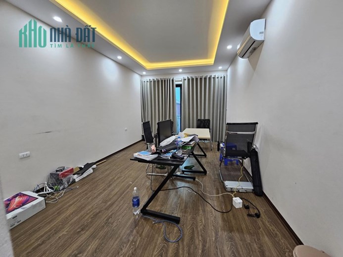 Bán Nhà Quận Thanh Xuân. Thang Máy. Oto 7 chỗ cất trong nhà. 46m x8 tầng. MT3,9m