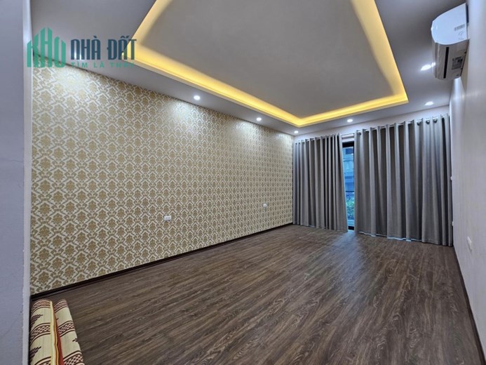 Bán Nhà Quận Thanh Xuân. Thang Máy. Oto 7 chỗ cất trong nhà. 46m x8 tầng. MT3,9m