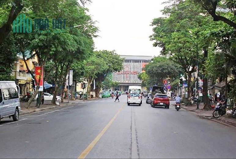 Bán tòa đồ sộ mặt phố Trần Hưng Đạo Quận Hoàn Kiếm, giá thương lượng.