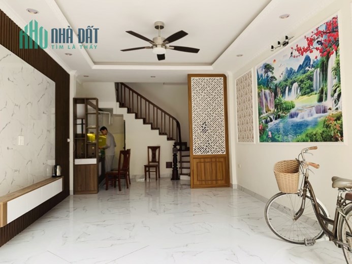 Chính chủ. Bán nhà đường Láng, Đống Đa. 35m2 x 4T. MT 5m. Ô TÔ. KD. Nhỉnh 4 tỷ. 0968084286