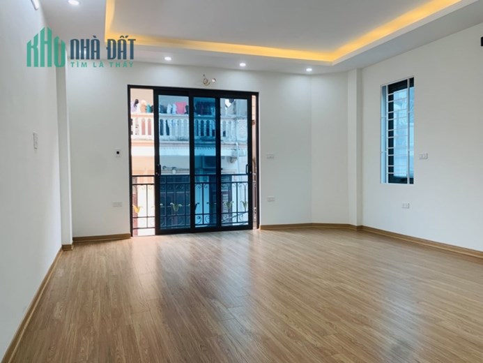 Chính chủ. Bán nhà đường Láng, Đống Đa. 35m2 x 4T. MT 5m. Ô TÔ. KD. Nhỉnh 4 tỷ. 0968084286