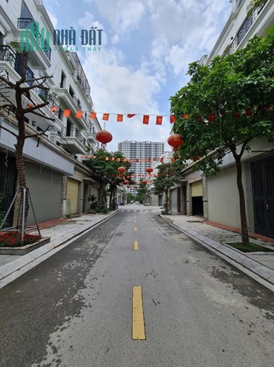 1999 tr sở hữu căn hộ cao cấp 2n 2wc 75m2 tầng trung tại Trâu Quỳ, Gia Lâm. Lh 0877817368