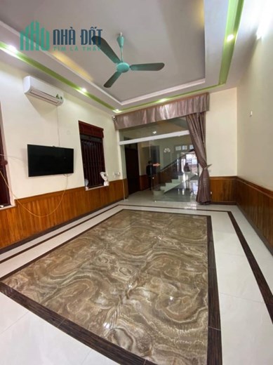 Cho thuê nhà mặt đường Nguyễn Du, Khai Quang, Vĩnh Yên 🔥🔥120m2, gias: 8,5tr/  thang.