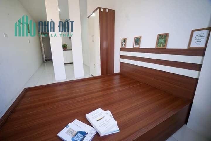 Bán ccmn Mạc Thị Bưởi Minh Khai 42m 7 tầng thang máy 12p thoáng DT 50tr giá 6.15 tỷ