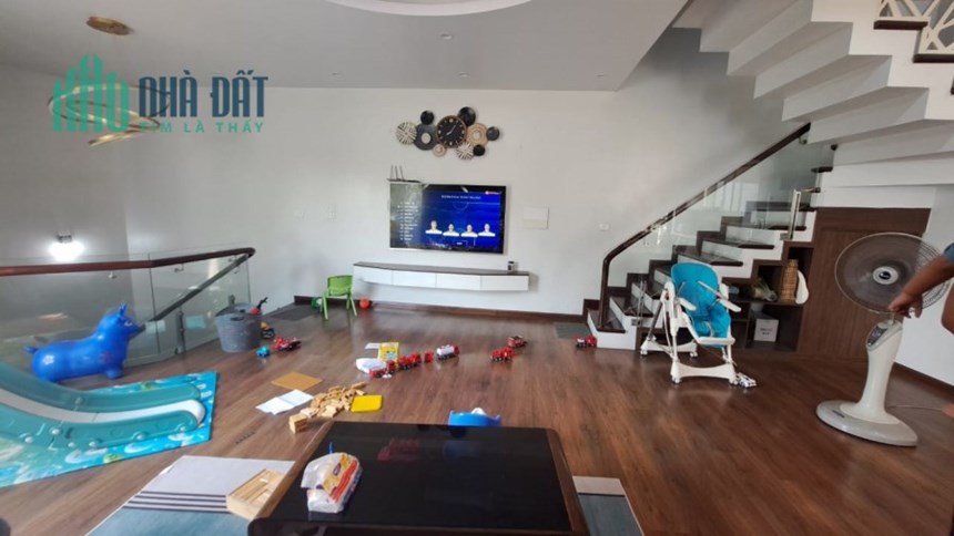 Bán nhà 159m2 phố Nghi Tàm, Tây Hồ Gara Ô tô Dòng tiền khủng Kinh doanh vô địch 15.5 Tỷ