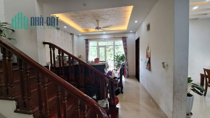 Bán căn nhà 158m2 phố Nghi Tàm, Tây Hồ Gara Ô tô Dòng tiền 1.5 tỷ/năm Kinh doanh vô địch 15.3 Tỷ