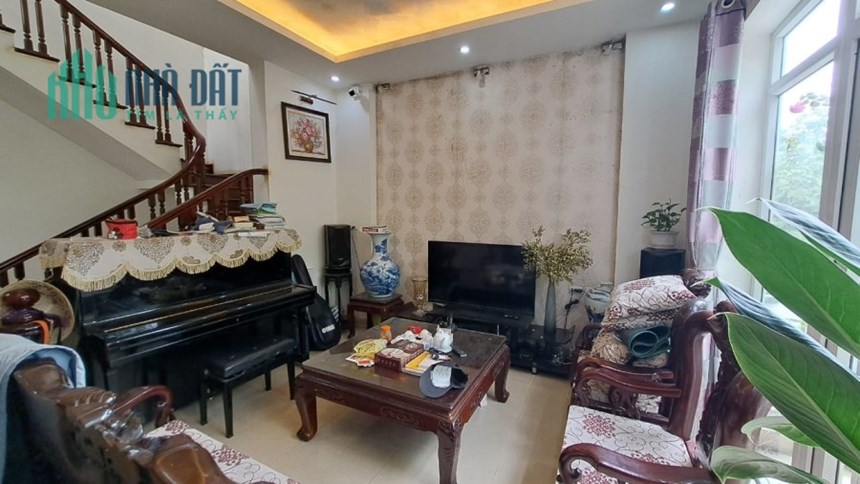 Bán nhà 157m2 phố Nghi Tàm, Tây Hồ Gara Ô tô Dòng tiền 1.5 tỷ/năm Kinh doanh đỉnh 15.1 Tỷ