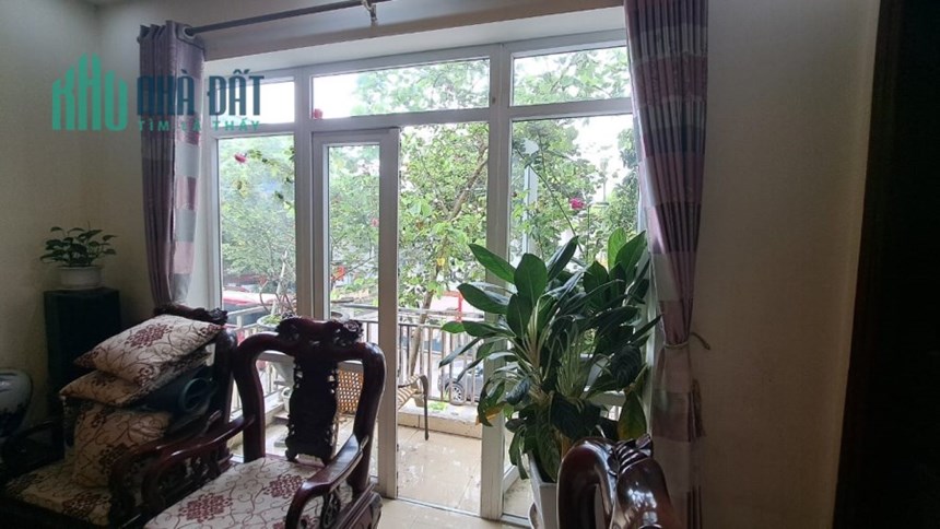Bán nhà 155m2 phố Nghi Tàm, Tây Hồ Gara Ô tô Dòng tiền 1.5 tỷ/năm Kinh doanh đỉnh cao 15.1 Tỷ