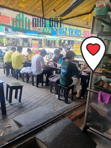 Cần sang mặt bằng quán cơm gần đại học thể dục thể thao. Gần đại học quốc gia. Có lượng khách ổn